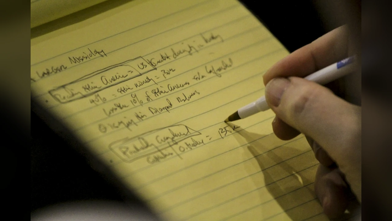 AIRapGenerator: writing your own rap bars on a yellow notepad
