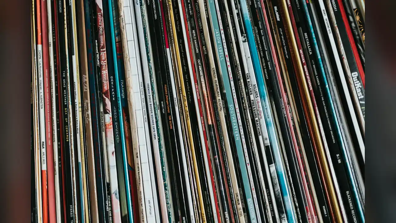 AIRapGenerator: rows of vinyl records, like a word list for each style